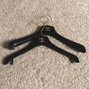 ❗️FLASH SALE ❗️Black Vintage CHANEL Hangers Set